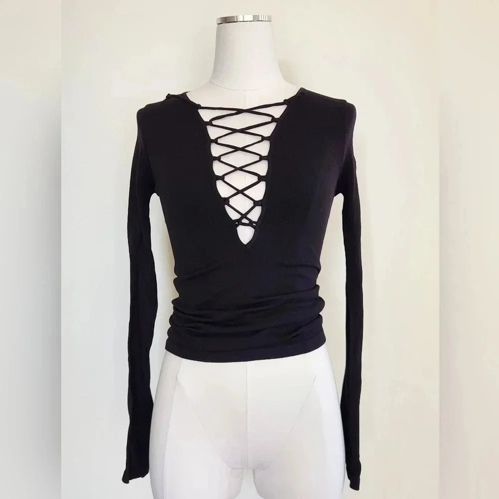BUNDLE  || FREE PEOPLE INTIMATELY || seamless layering top, black bra, NWOT